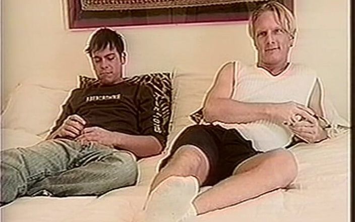 Gay RetroX VHS: Smyslné kusy v Rytmu 3