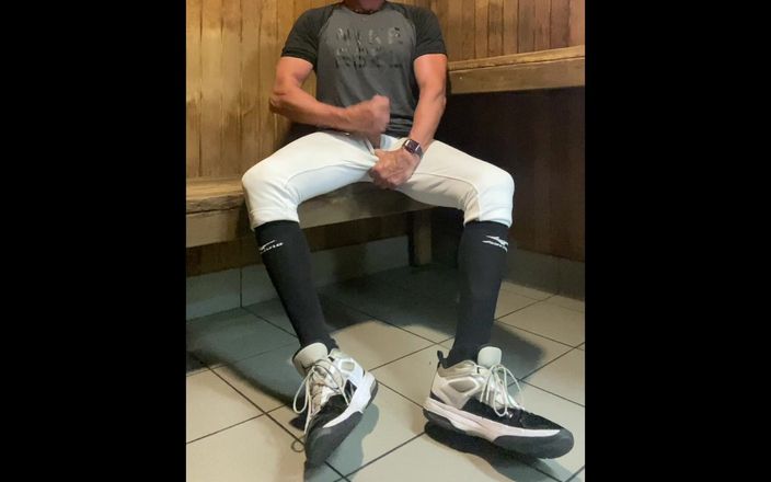 JockDad87: Buff Jacked Jockdad87 Randen in honkbaluitrusting in de sauna