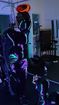 Bts: Neon-lit Alien Latex Lab - Standing Fisting in a Latex Sack
