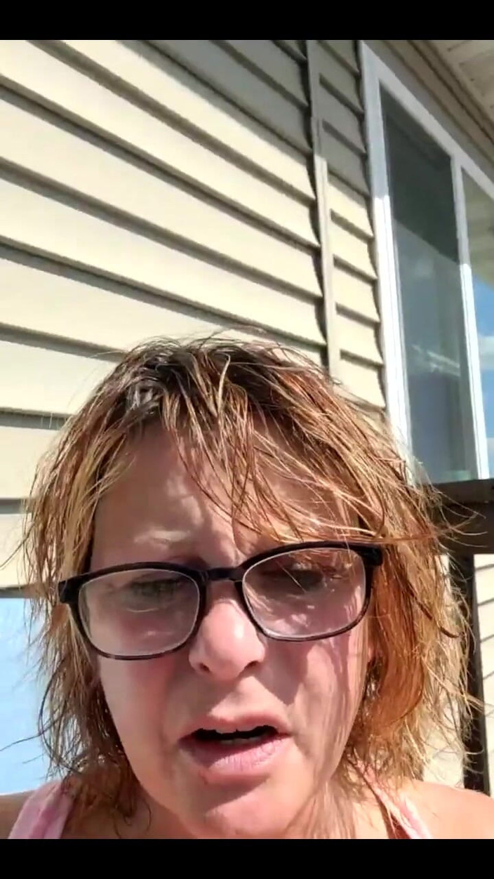 Discreet1078: MILF blikající prsa