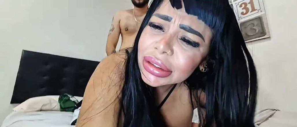 Bangxtreme_Prod: Güzel sürtük kız dildoyla oynuyor ve sonunda erkek arkadaşı tarafından...