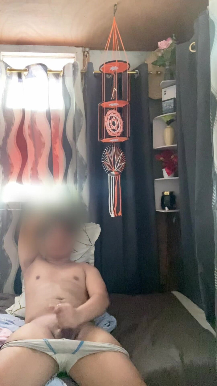 Usable satellite: 音楽を聴きながら自慰行為