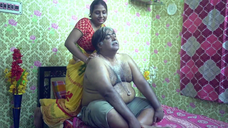 BIREA: Une bhabhi desi indienne taille une pipe à son propriétaire, partie 4