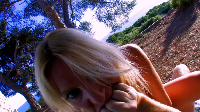 Hot Euro Girls: Blonde chick drains big pecker in the car