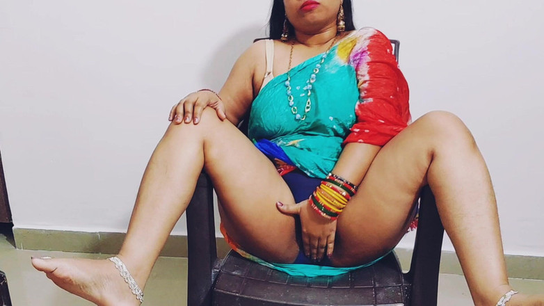 Hotty Jiya Sharmaa: Stepmom Seduces Her Stepson for the Hardcore Fucking in the...