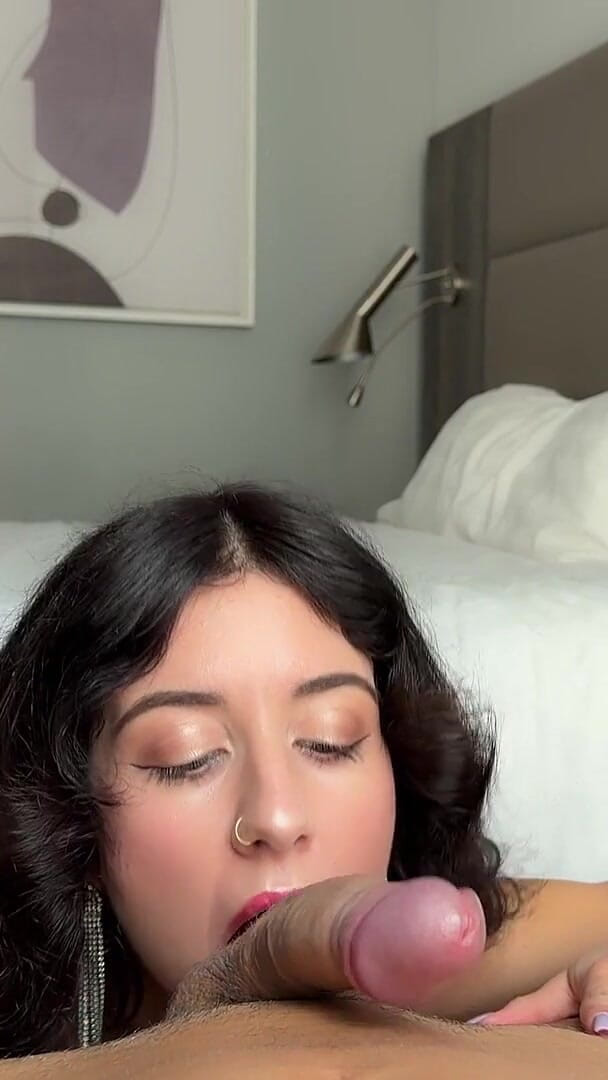 Sloppy Blowjob POV Eye Contact Deepthroat Cum in Mouth Swallow (Dis Diger)