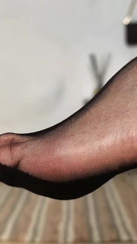 Seamed Nylon Feet & Extreme Heels