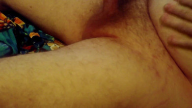 Au79: Fissi le mie cosce e il cavallo da un lato...