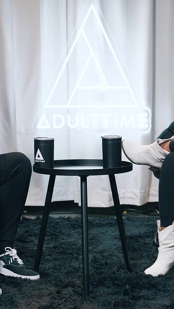 Adult Time Podcast: Avery Jane Fisting, memerah susu dan barangan punggung pisang | Podcast...
