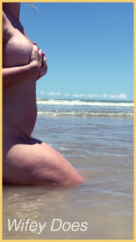 Wifey Loves to Enjoy the Beach Nude