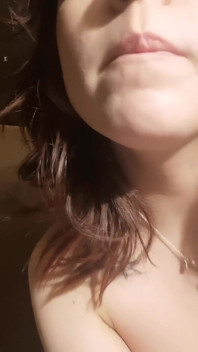 Dag naar huis masturbatie met orgasme. Close-up