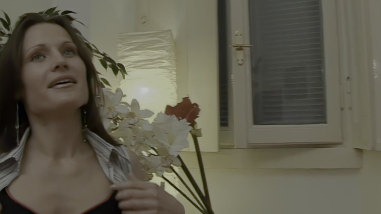 My real dirty life: 監督は彼女を公園で迎えに行き、家に連れて帰ってポルノ映画を制作します