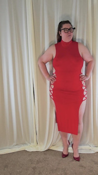 Große dicke bBW probiert WM-Outfits an