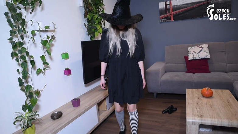 Czech Soles - foot fetish content: ハロウィンナイトマジックフット参拝(スペシャル)