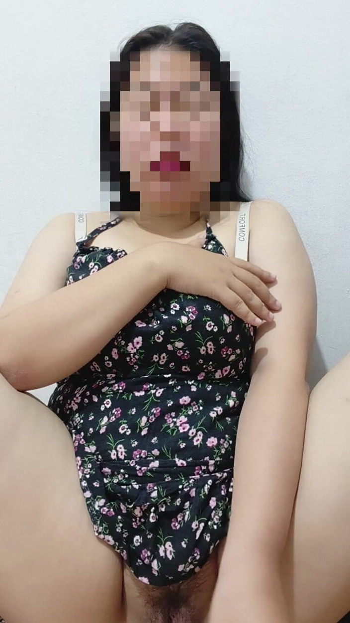 Vaginabig88: Vacker kanarieflicka sexig och förförisk