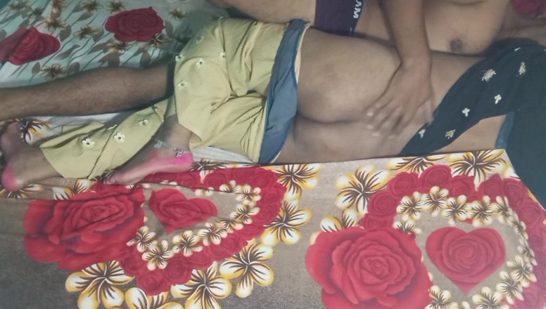 Manjushukla: La plus belle fille indienne sexy ayant une romance