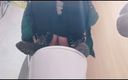 Erotic Tanya: Openbare toilet scheten betrapt op cam