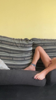 Iniciação ao sexo anal de uma pequena loira espanhola