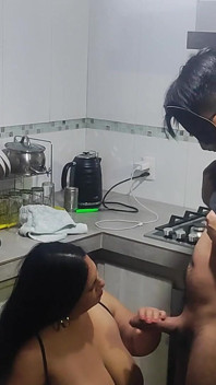 प्रशंसकों के लिए वीडियो - सौतेली मम्मी की दुबले सौतेले बेटे द्वारा चुदाई