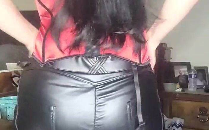 Raven Willow: Pantalon mouillé, taquinage et coaching masturbatoire