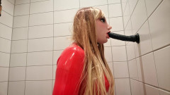 Hooded June: Diep in keel oefenen