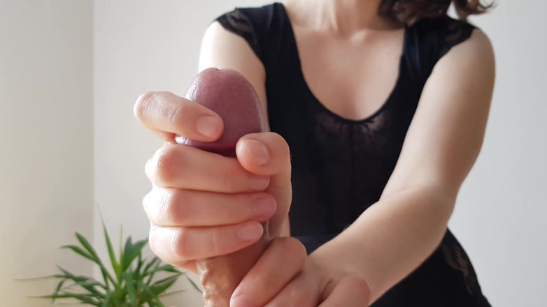 Cum_Passion: ฉันนวดควยเขาเบา ๆ! มุมกล้อง POV น้ำแตกพุ่งมหาศาล!