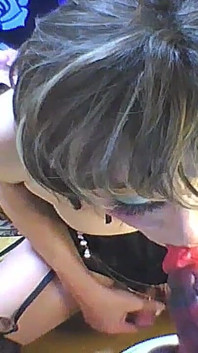 Anaka Masturbiert in H