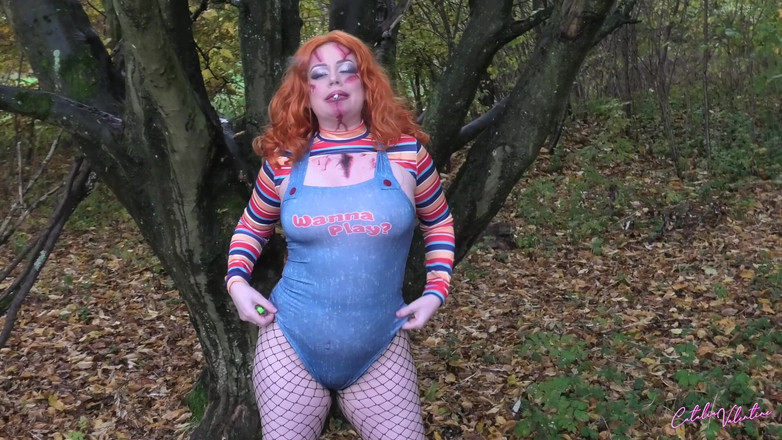 Catalia's Extreme Kink Fetish Domination Vids!: 코스프레 차림의 Catalia 흡연