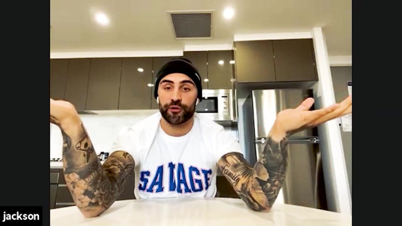 Pillow Talk: Jackson O'doherty se svléká nahá a odhaluje tajemství ložnice