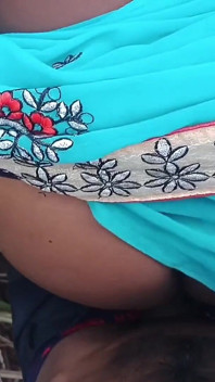 Esposa marathi en tiempo rápido al aire libre follando