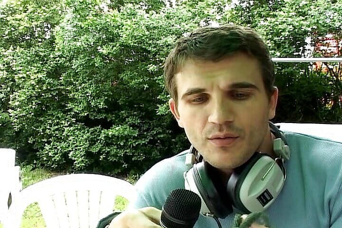 Planete Francaise: 美しくて巨乳のフランス人ひよこは彼女のお尻でファックするのが大好きです