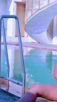 ดาราสาวอินเดียชื่อดัง Alka เปลื้องผ้าและช่วยตัวเองในสระว่ายน้ํากับแครอท