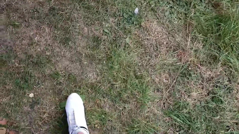 Tiny Teena: Pijpbeurt en neukpartij in het bos