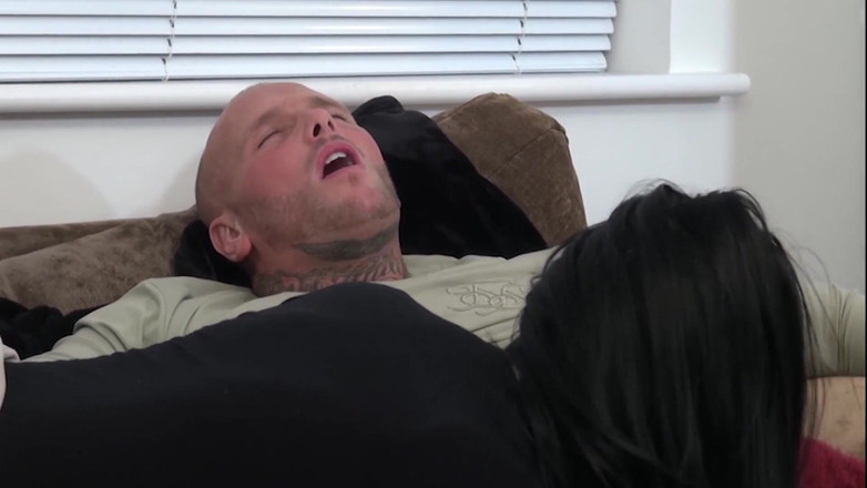 The Window of Sex: 내 마누라의 바람피는 장면 -4 아름다운 갈색 머리 알레사 야만인은 그녀의 대물 자지 형부와 섹스