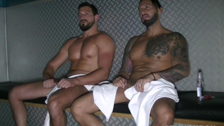 Crunch French bareback porn: Dos chicos guapos