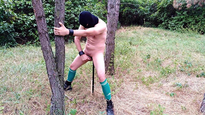 Master Drex: Dildoing outdoor