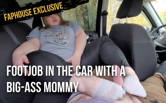 Peach Desert: Footjob in the car with a big-ass stepmom