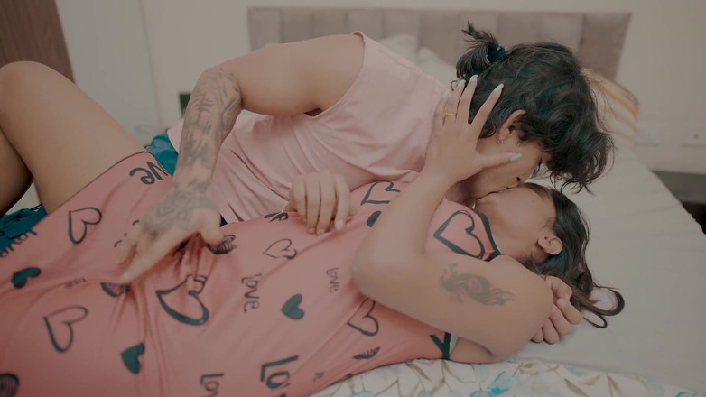 HotMaal69: Soțul face sex extraordinar cu soția de îndată ce sosește de...
