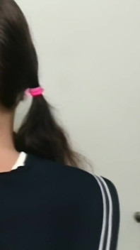서로의 젖은 맛을 맛보는 두 십대