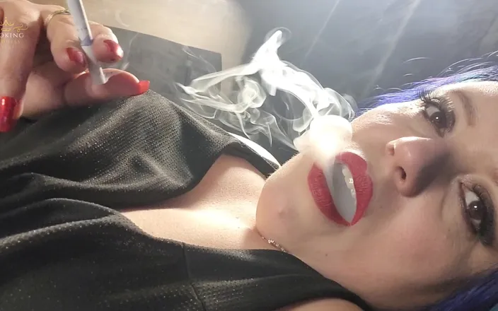 Lilli Cukierek Cox: Sgl027 - Smoking in My Bed