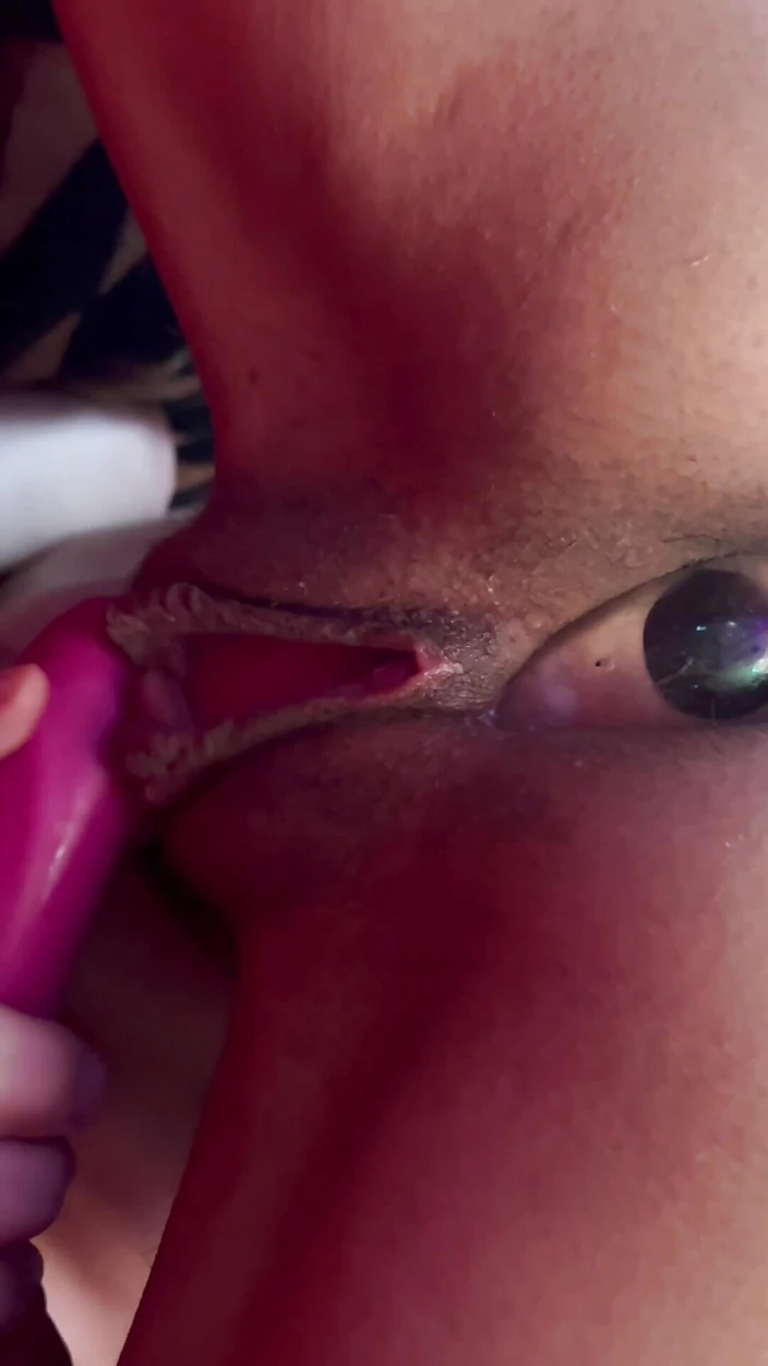 Nordic Roots & Teabeanie Scott: Pink Pussy Soaked Close up Vibrator Kink Fun