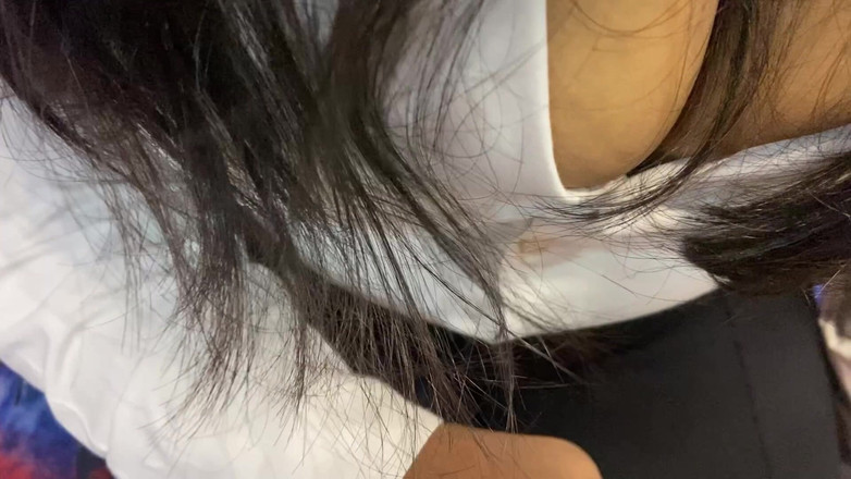 Angoori: 老师邀请她的学生来她家，她想要做爱