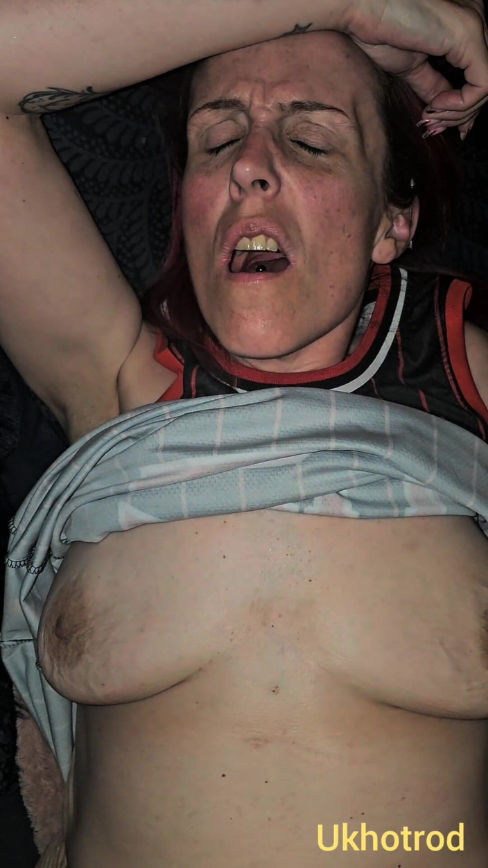 UK Hotrod: Late Night Bareback Fuck