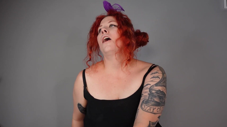 Deanna deadly: La baby-sitter te transforme en ballerine rose après une humiliation à...