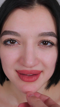 Madison quinn dai capelli corti ingoia un boccone di sperma