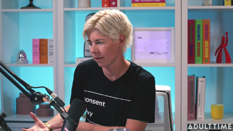 Adult Time Podcast: Lilly Bell exhibicionismo, sexting y delegación de poder | el podcast...