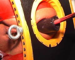 Rubber & Clinic Studio - 1ATOYS: Sedia di macchina da scopata