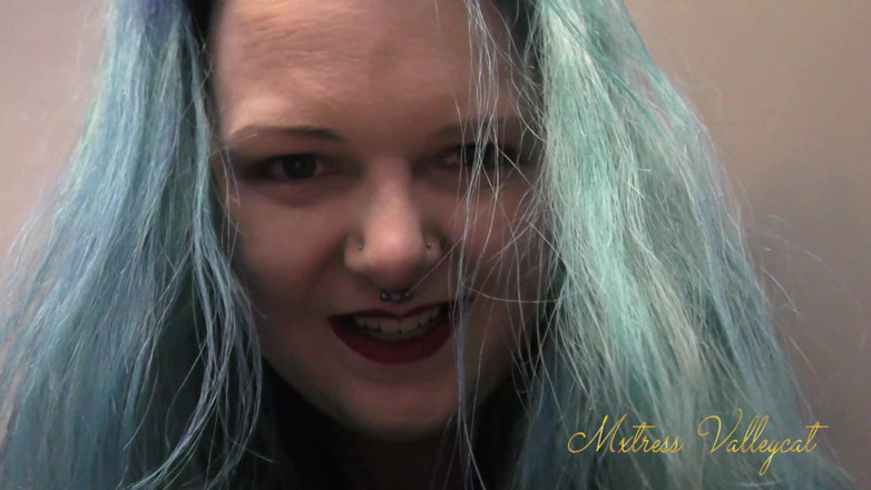 Mxtress Valleycat: Sat On By My Giant Arse