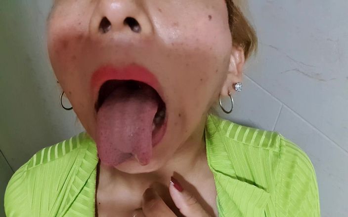 AgataDelphine: 손가락 빨고 싶어