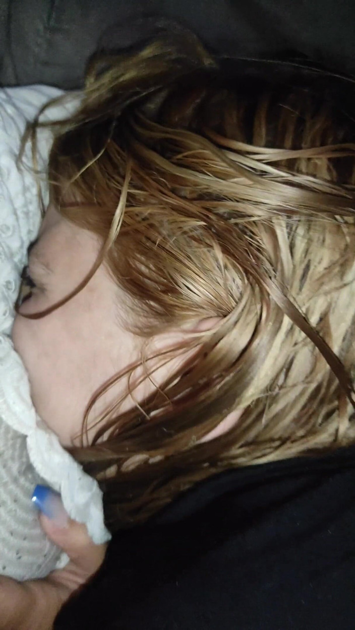 Endemoniados: Little blonde slut wants my cum inside her to go...